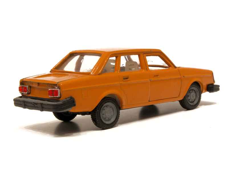 Coll 8733 Volvo 244 DL