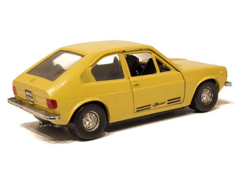 Miniature Alfa Romeo Alfasud 1/25 Politoys S12 - Collection Métal, Couleur Beige, Occasion