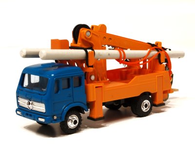 Coll 11632 Mercedes Crane Auger