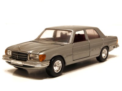 Coll 11680 Mercedes 450 SE/ W116