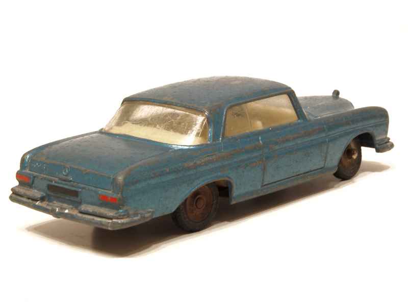 Coll 12341 Mercedes 300 SE Coup&eacute;