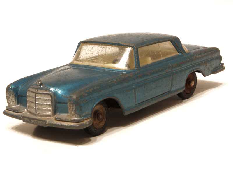 Coll 12341 Mercedes 300 SE Coup&eacute;