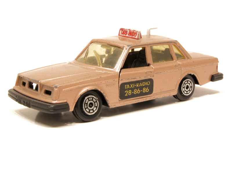 D&eacute;cl 13526 Volvo 264 Berline Taxi