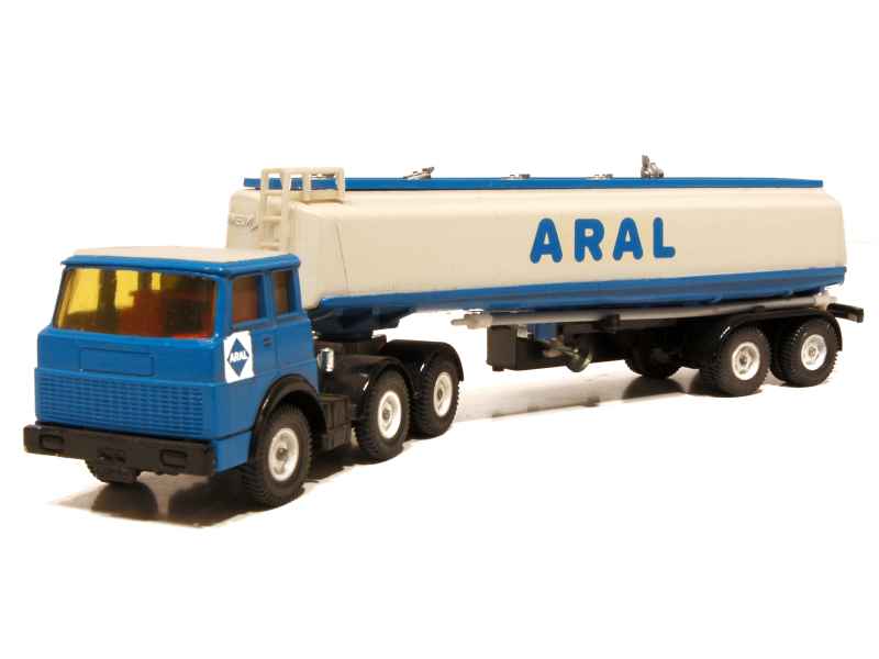 Coll 14652 Henschel F201S Citerne